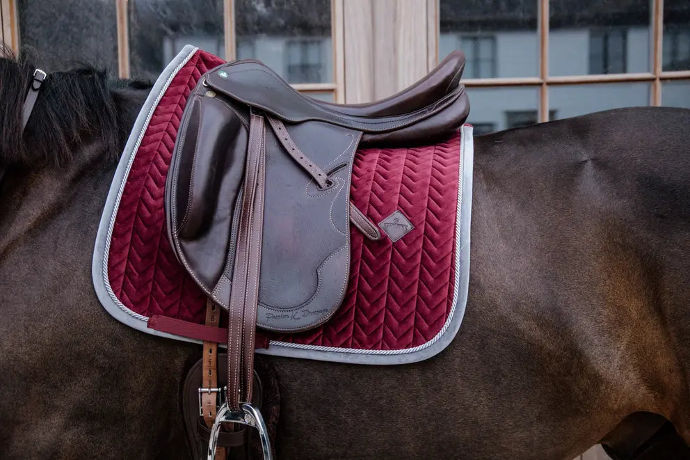 Kentucky Velvet Contrast Full Dressage Saddle Pad | Bordeaux