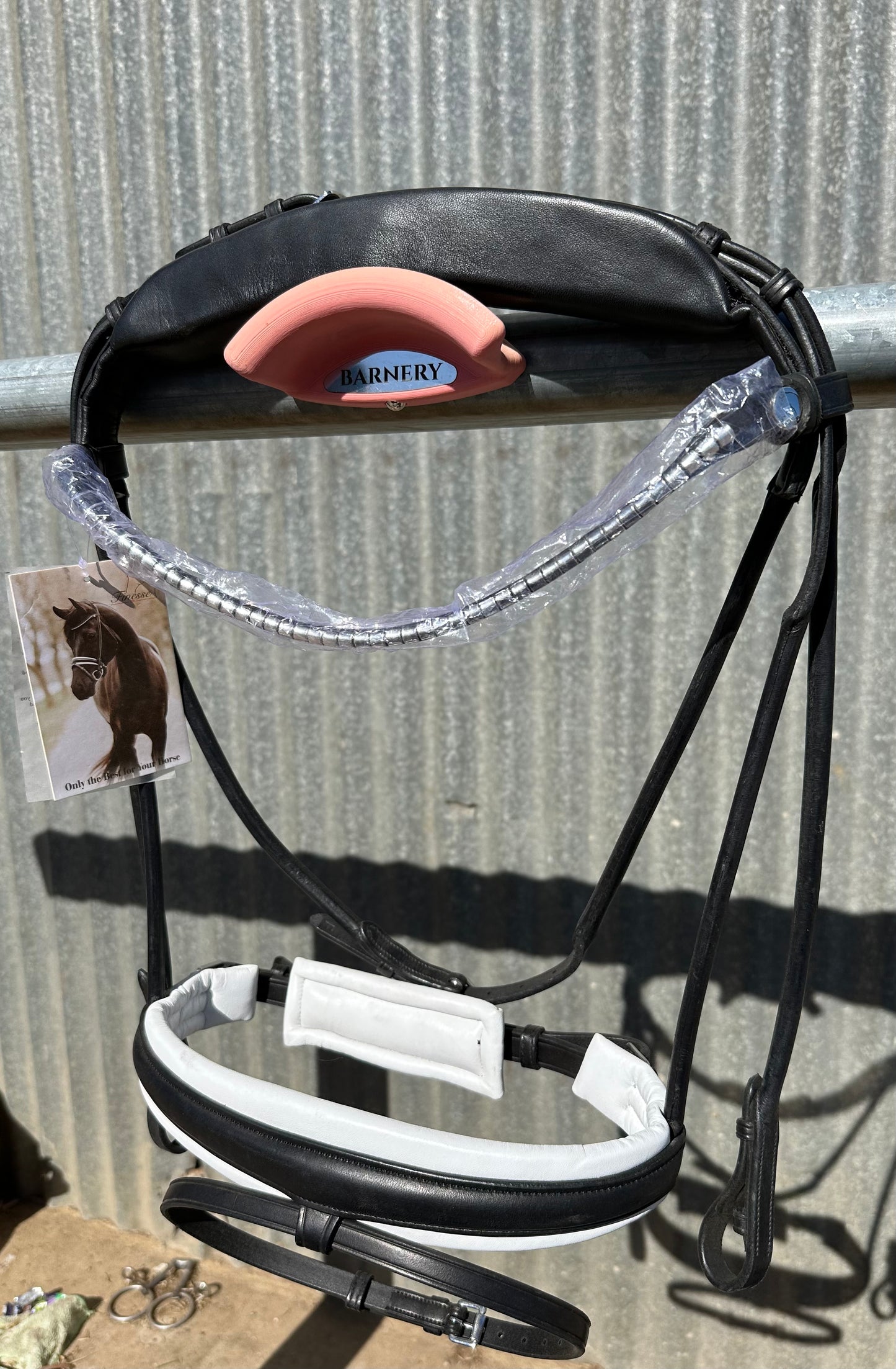 Finesse Outlet: Cassidy Black with matte black/white noseband - Full or Cob
