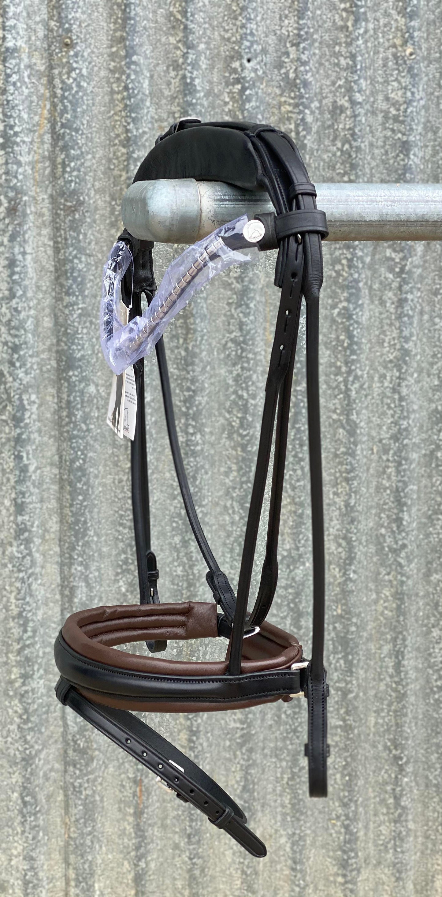 Finesse Snaffle Bridle Cassidy | Rolled Black Leather with Silver Clincher Browband