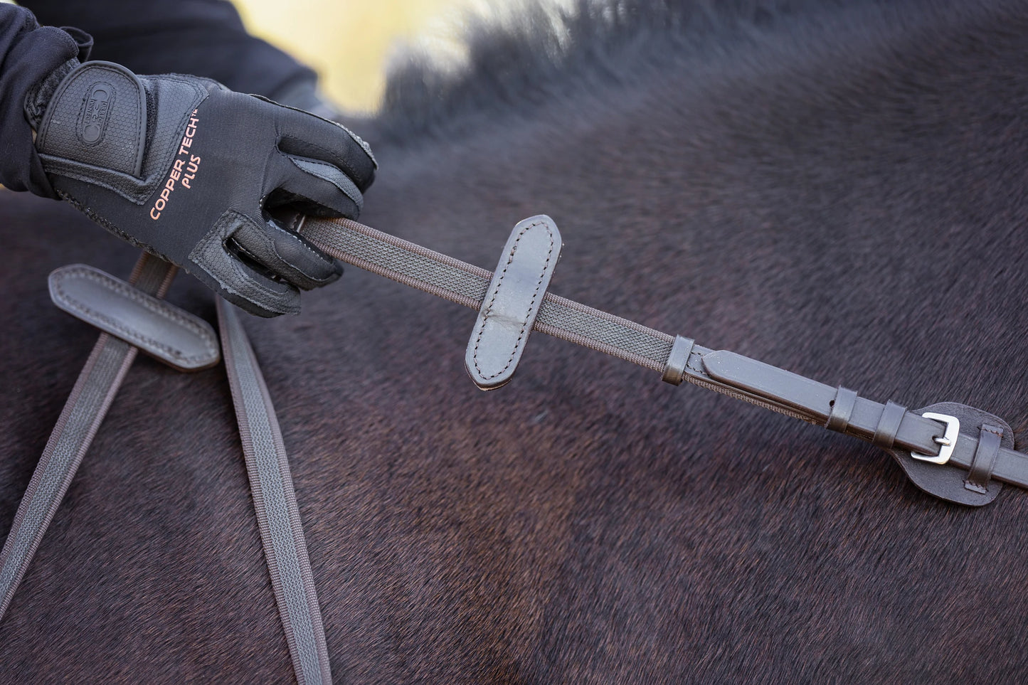 The Correct Connect ™ Aaron Vale rein with 3 Padded or Slim Hand Grips