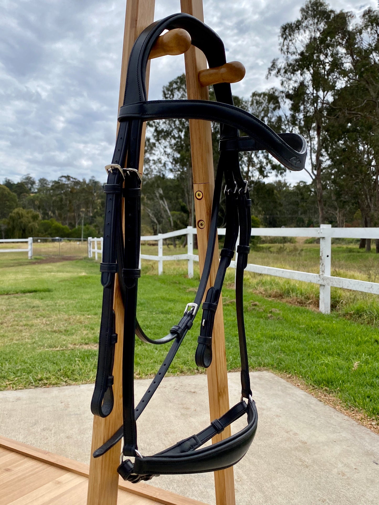 Dy'on Drop Noseband Flat Leather Dressage Bridle