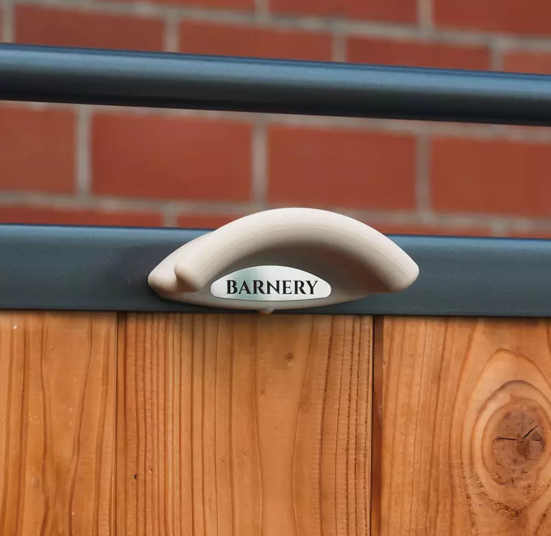 Barnery Magnetic Bridle Holder
