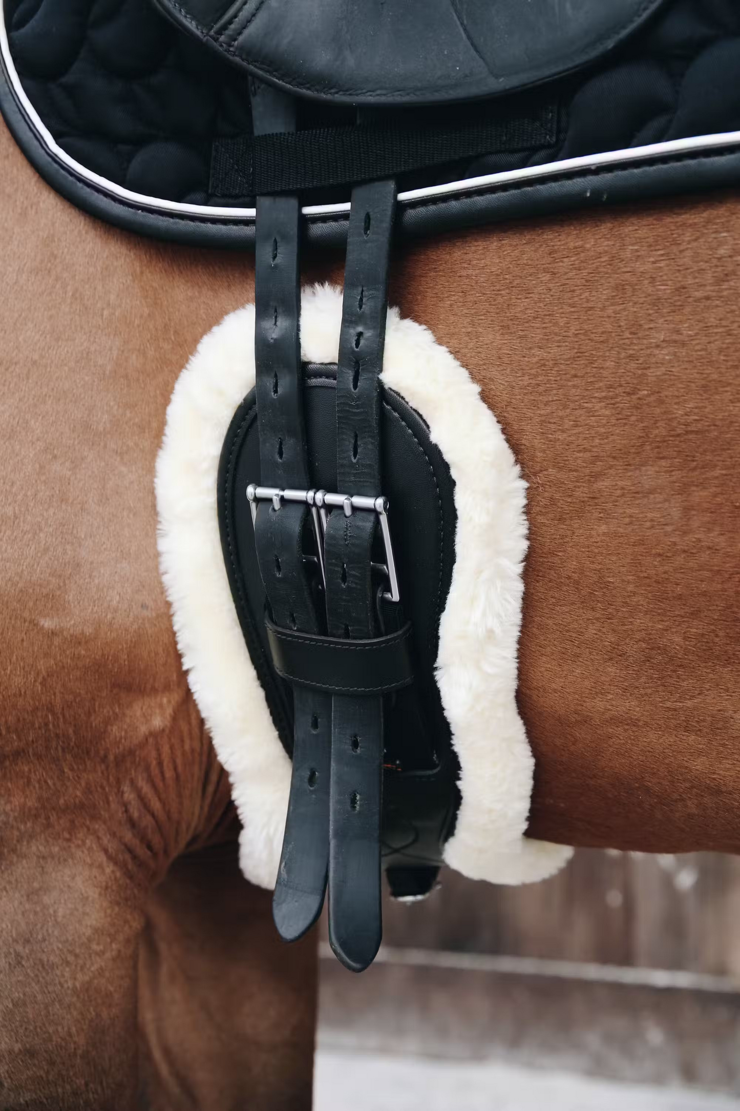 Kentucky Faux Sheepskin Anatomic Short Girth | Choose colour