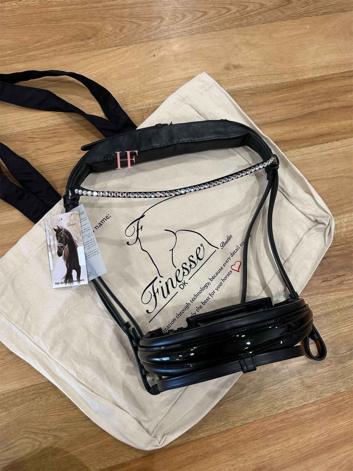 Finesse Cayenne Special Package: Small Crystal Browband and Black Patent Noseband