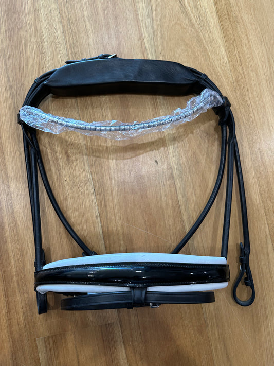 Finesse Outlet: Cassidy COB Snaffle Black with Lacquer black/White Noseband