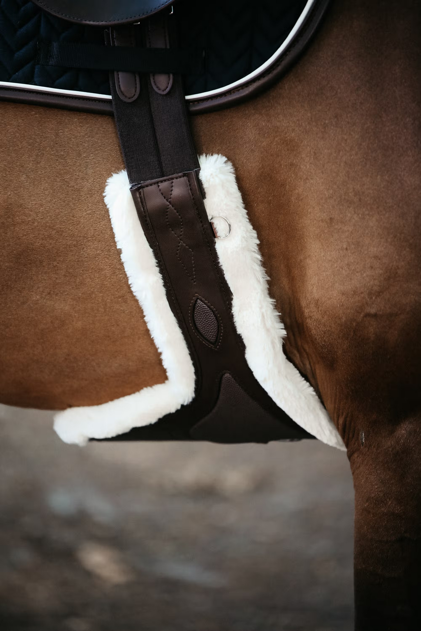 Kentucky Faux Sheepskin Stud Girth Special | Brown 140cm