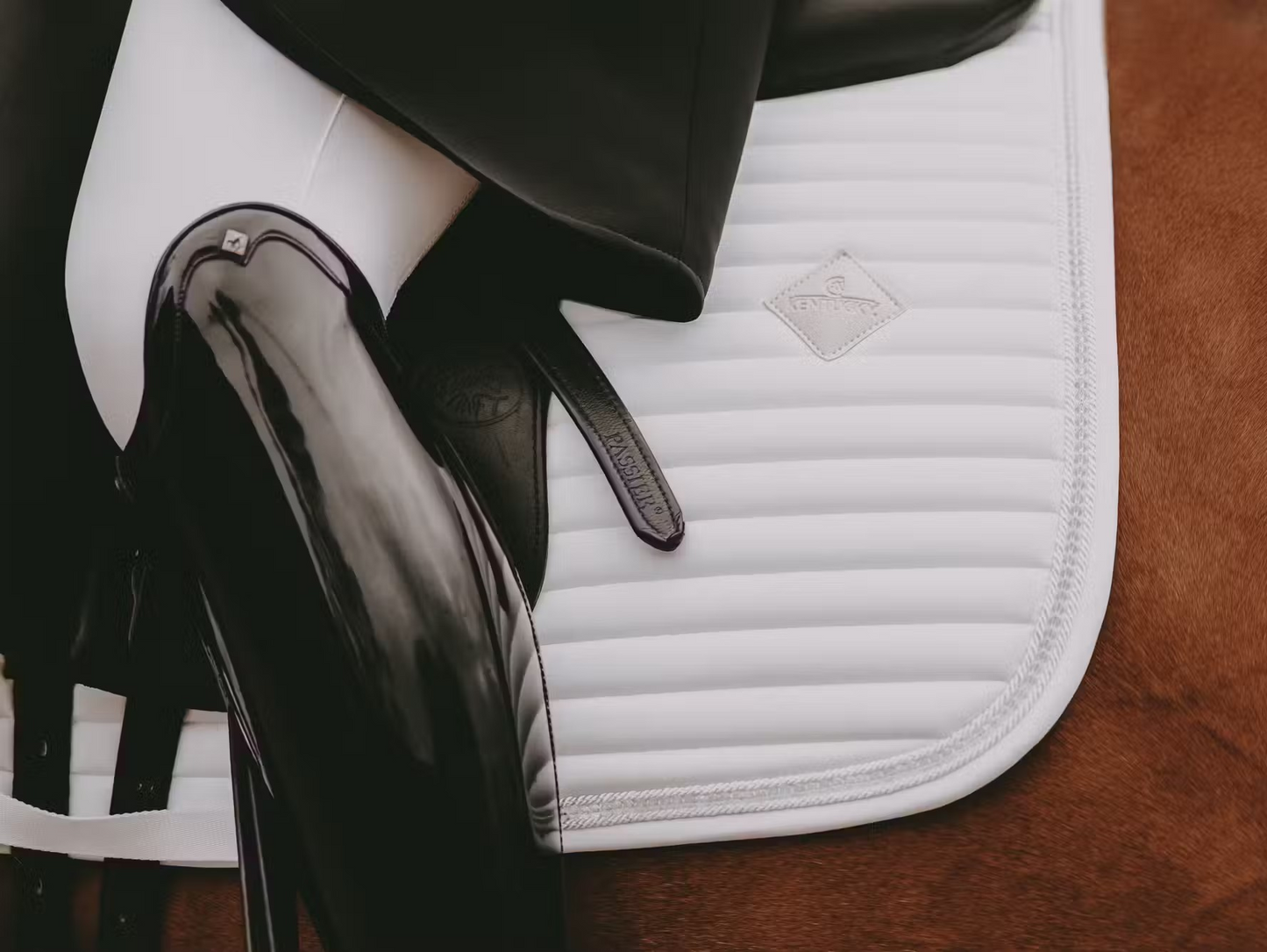 Kentucky Saddle Pad Pearls Dressage Show | White